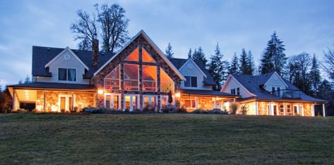 Two Eagles Lodge B&B and Vacation Rental (top right balcony is the vaca rental)