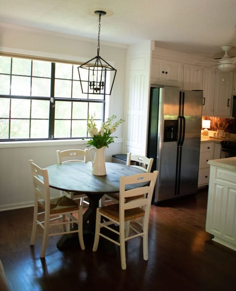 Dining area - seats 4/ Kitchen