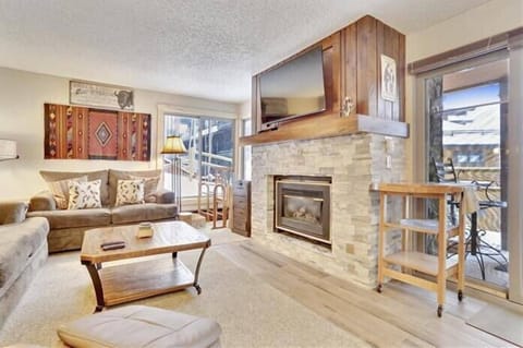 Living Area - Living room with cozy gas fireplace