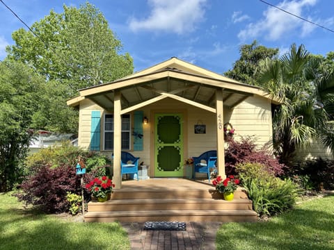 Enjoy the old fashioned front porch of the Russell Cottage 