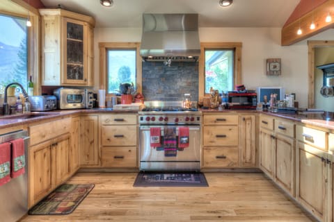 Wolf range, W Puck oven, & coffee/espresso maker beautiful food comes from here!