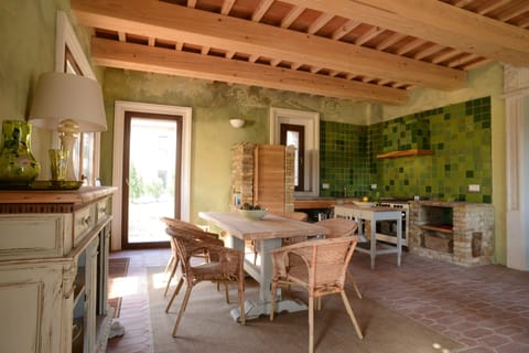 TUSCANY FOREVER RESIDENCE 4 swimming pool, restaurant and tennis court