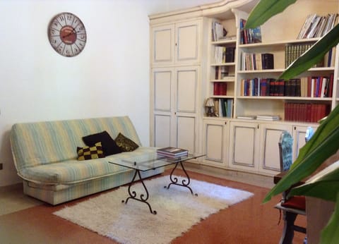 Lounge with Sofa bed