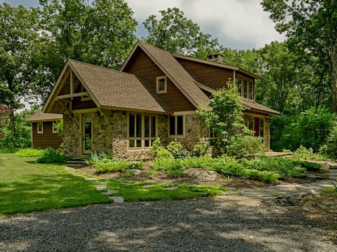 Lovely cottage in the woods