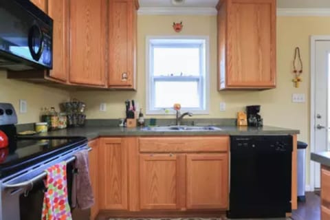 Enjoy pure well water from the tap with great taste & a fully stocked kitchen.