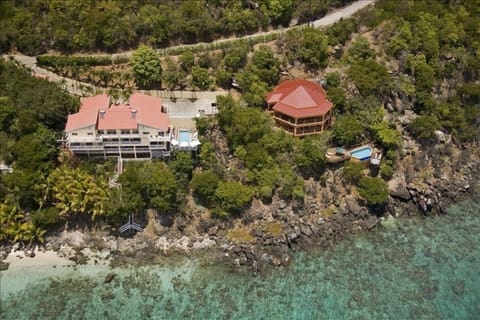 Coral Gardens Beach Estate featuring Villas Coral and Secret Gardens on Magens 