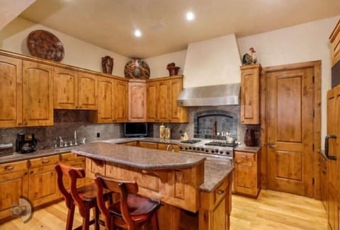 The gas stove is enormous!