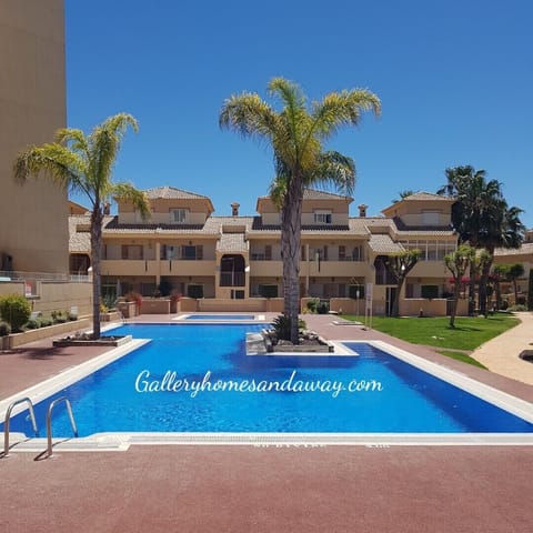 Large pool + children's pool
