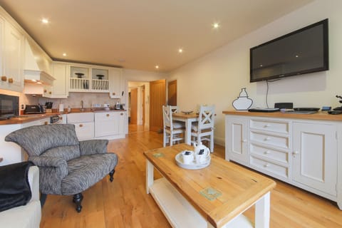 Kitchen/Dining area.