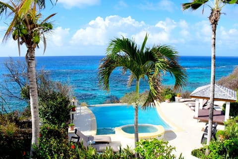 Private pool on the ocean