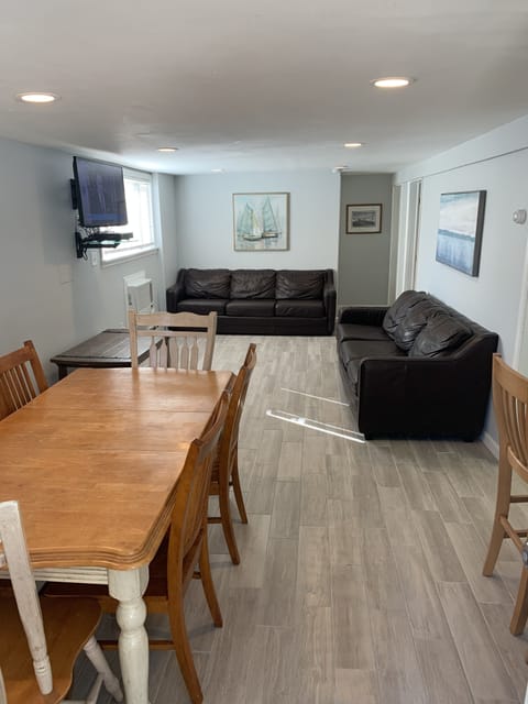 living room/kitchen eating area
