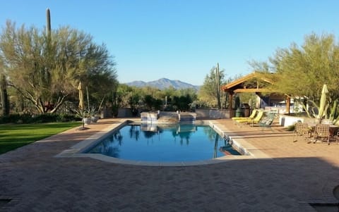 Pool/ Spa privileges available w/ permissive use - main house 