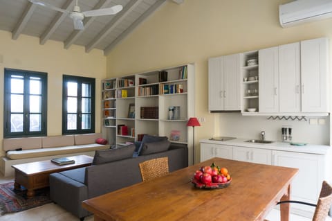Compact, romantic main living space with great light and privacy.
