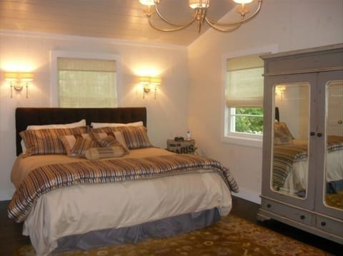 Foxdale Upstairs King Bedroom