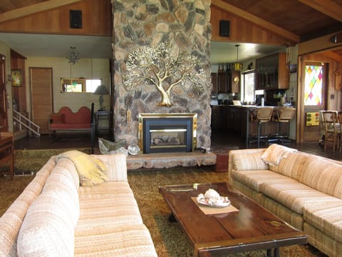 Then, at night, turn to the gas fireplace to enjoy a cozy evening