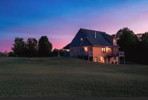 Dusk at the Valley View cabin