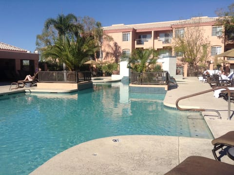 Comfortable temperature-controlled pool & sauna to relax & enjoy fun in the sun