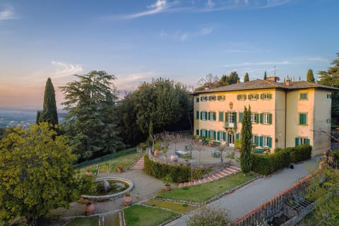 Villa Petrolo garden overview