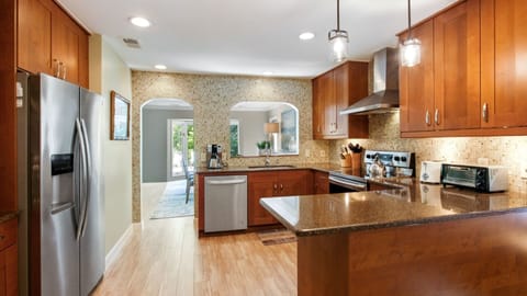 High End Kitchen at 7 Strath