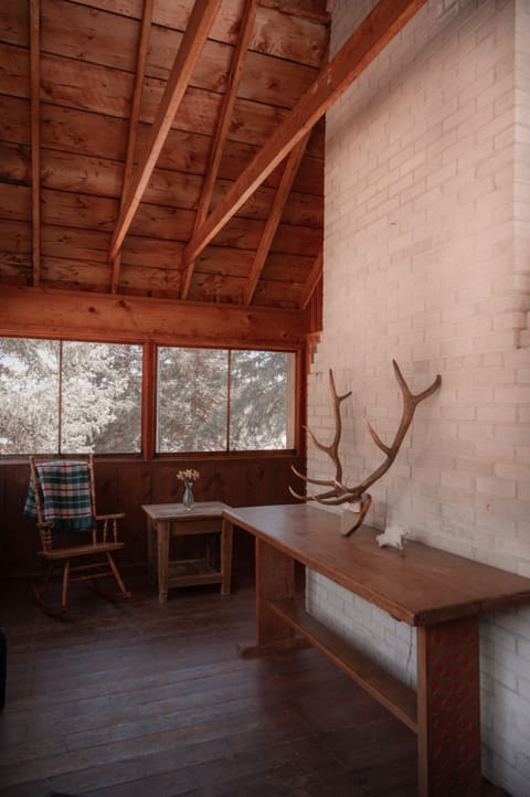 Enclosed porch for all of your gear