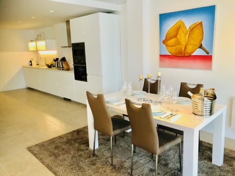 b6860347-e55a-4670-a9b8-4b09e3f81fcc