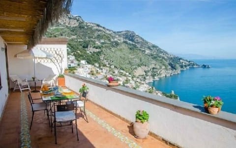 terrace facing south