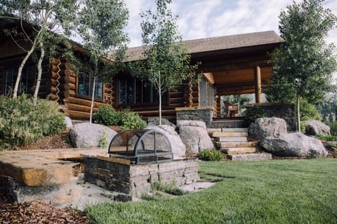 Guest Lodge--approach to deck