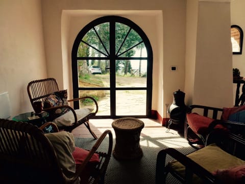 Forno room with a lake view. 