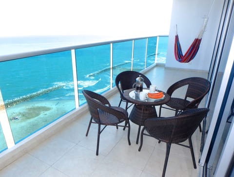 Nothing like Colombian coffee, fresh tropical fruit, & a view!