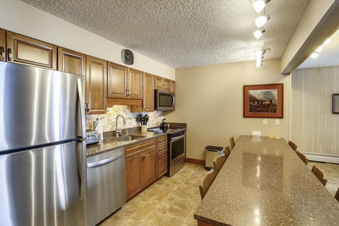 Kitchen / dining