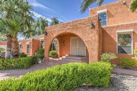 The Oasis Frontyard