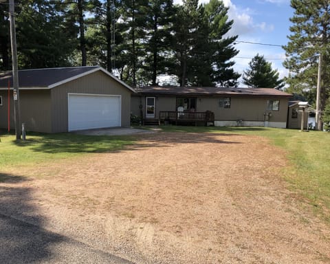 View from the street ... plenty of parking!