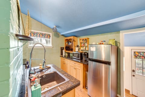 Kitchen | Cooking Basics Provided