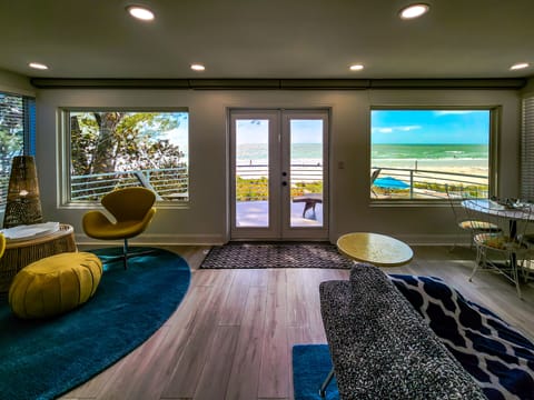 Master Bedroom Ocean Side 