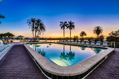 Get your camera ready! Enjoy daily sunrises and sunsets that are picture-perfect