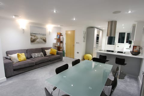 Open plan living, kitchen and dining area