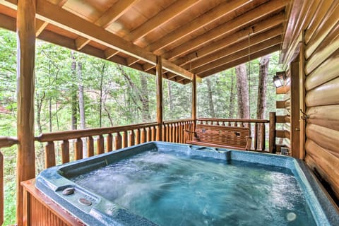 Sevierville Vacation Rental | 1BR | 2BA | Stairs Required | 1,140 Sq Ft