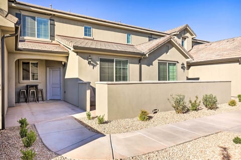 Washington Vacation Rental | 3BR | 2.5BA | 1,700 Sq Ft | Stairs to Access