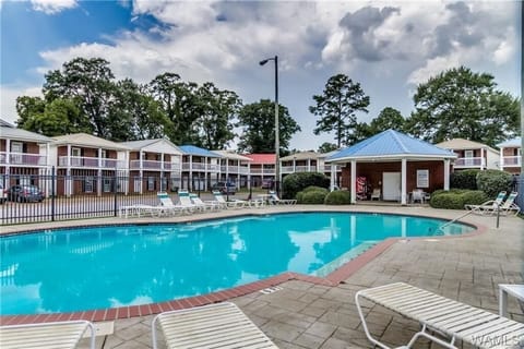 Secure gate access to the pool!