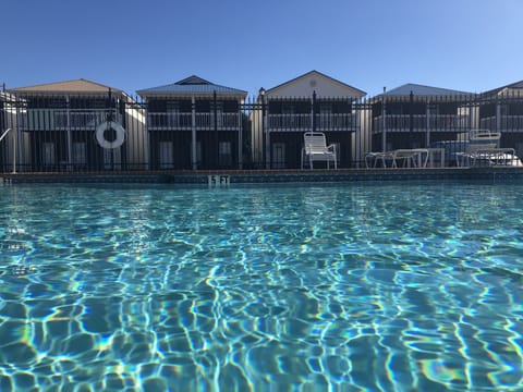 Terrific Tuscaloosa Townhouse with Pool