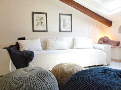 mezzanine lounge looking at the kitchen