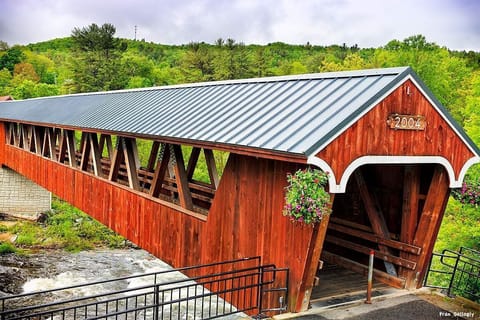 Beautiful covered bridge crossing over the Wild Ammonoosuc River!