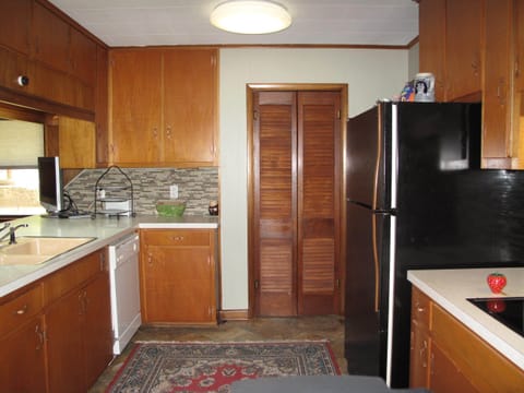 Entrance to utility room.