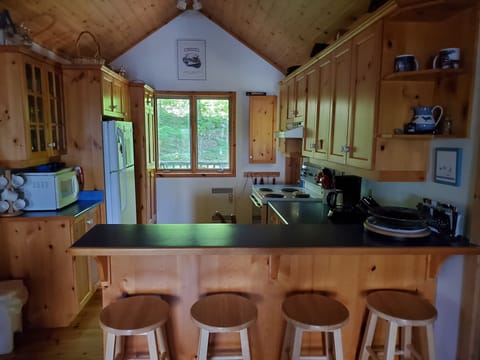 Fully equipped kitchen.