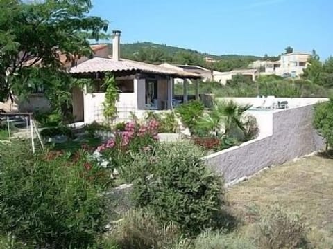 Villa with private pool in Minervois