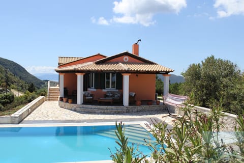 Fabulous elevated location. Cloudy pool due to rain/mud storm.
