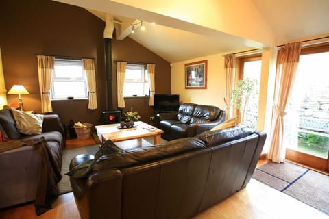 Spacious living room & french doors to garden
