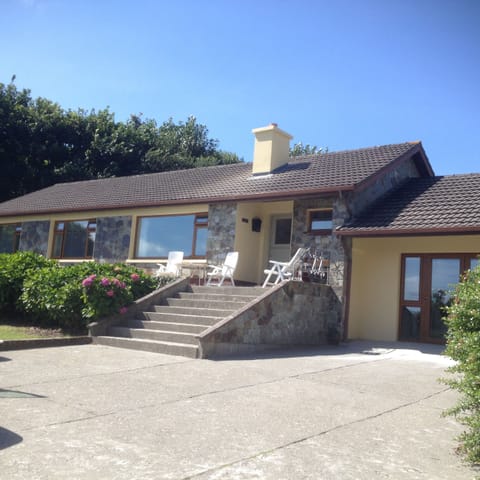 Front view of Ciamaenor