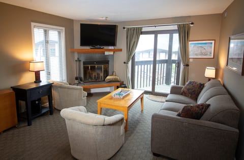 Come and stay in our cozy and rustic condo in Okemo! (Please note that the decor varies)