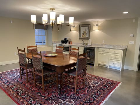 Kitchenette: drink fridge, microwave, coffeemaker, toaster, dishwasher